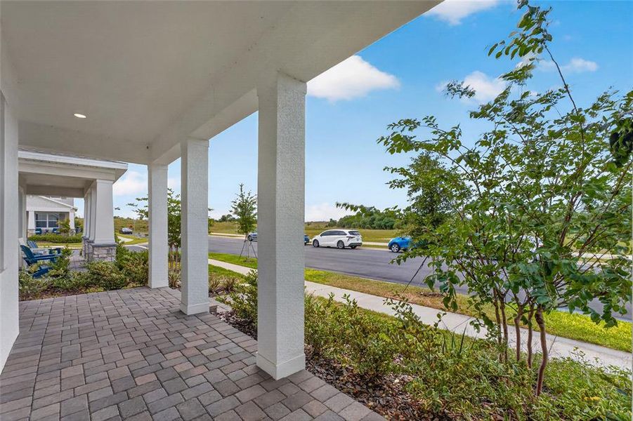 Exterior details and patio area of a home in , Winter Garden (Image 23).