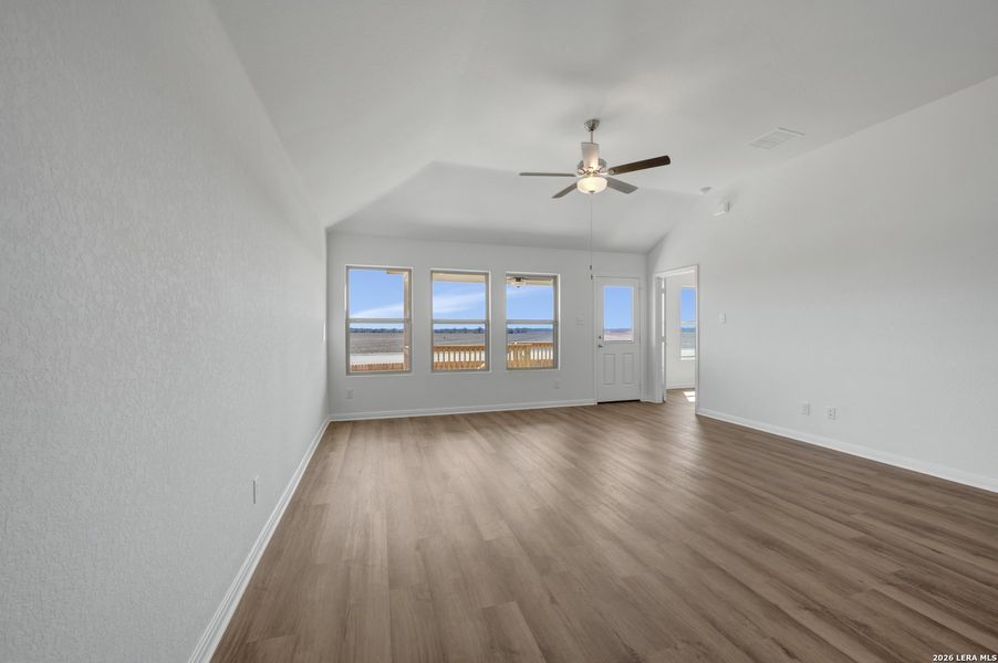 Spacious, unfurnished interior of a new home in Greenspoint Heights, Seguin (Image 29).