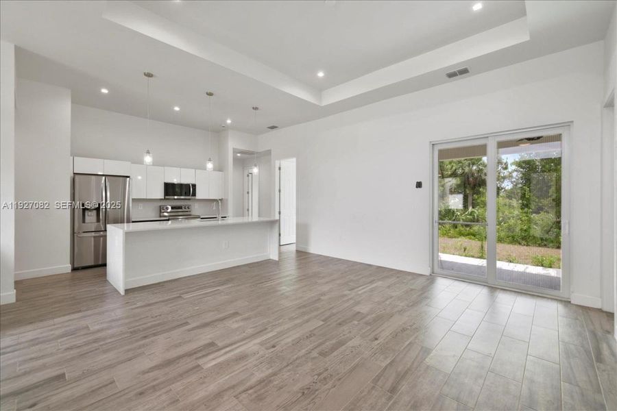 Spacious, unfurnished interior of a new home in , Lehigh Acres (Image 19).