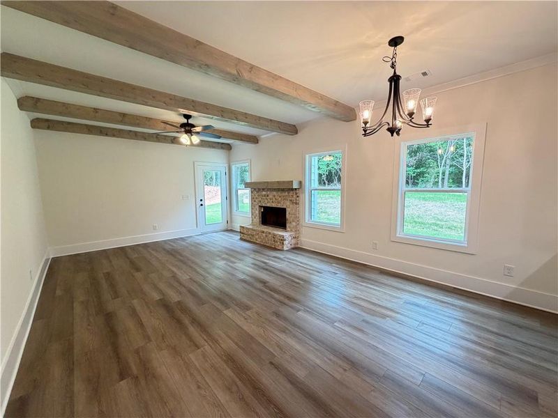 Spacious, unfurnished interior of a new home in , Jefferson (Image 28).