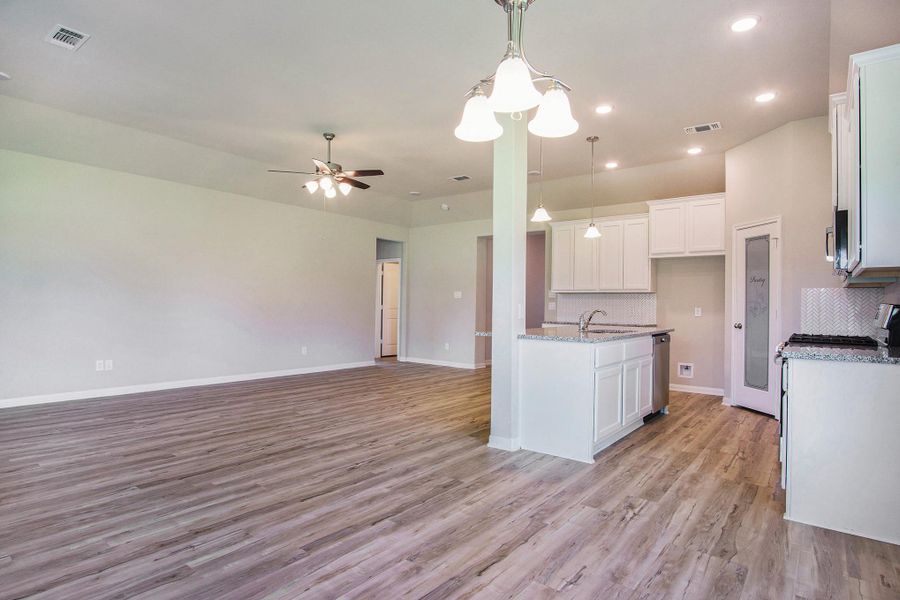 Image 21 of a home in Columbia Lakes. Image 21 of a home in Columbia Lakes.