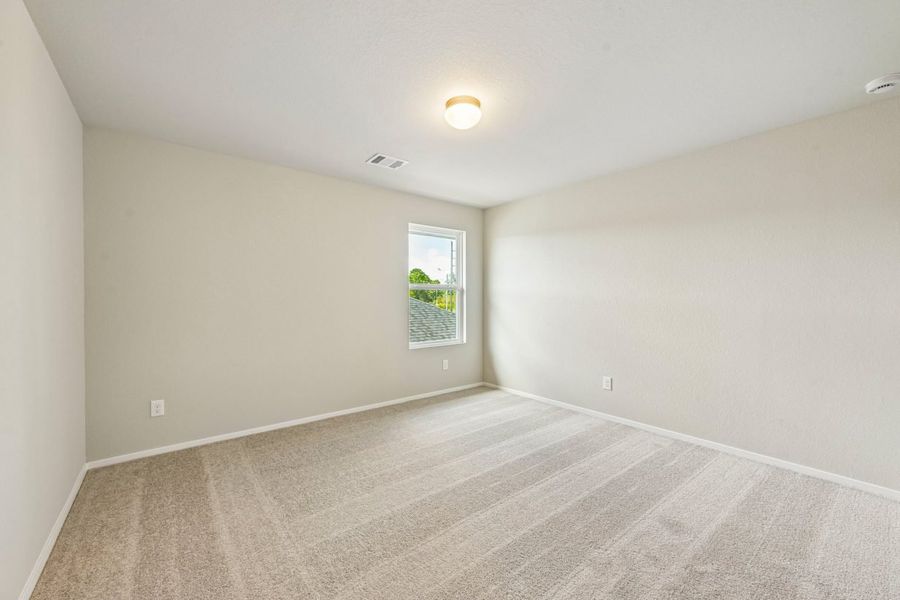 Spacious, unfurnished interior of a new home in Sorella, Tomball (Image 24).