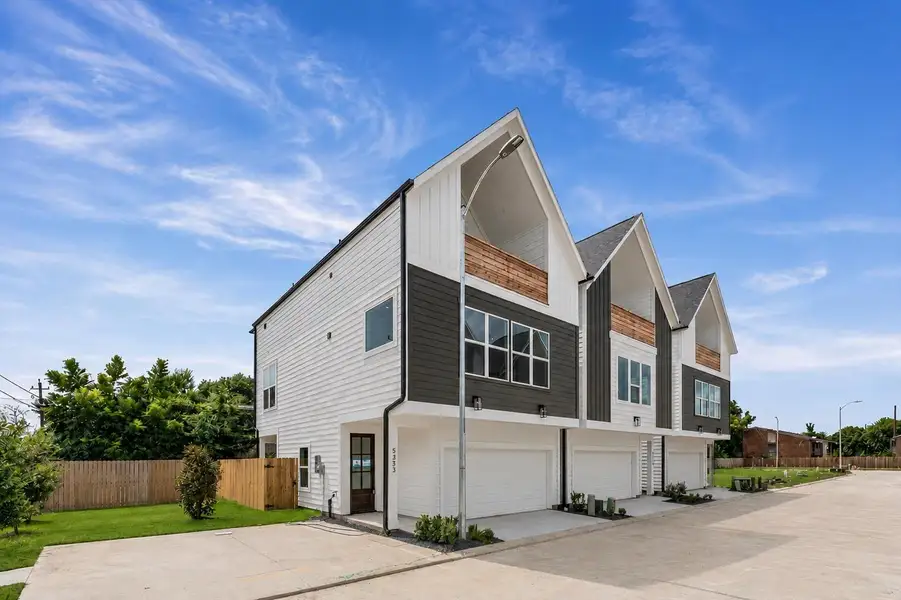Front exterior of a new home in , Houston, TX, highlighting curb appeal (Image 28). Front exterior of a new home in , Houston, TX, highlighting curb appeal (Image 28).