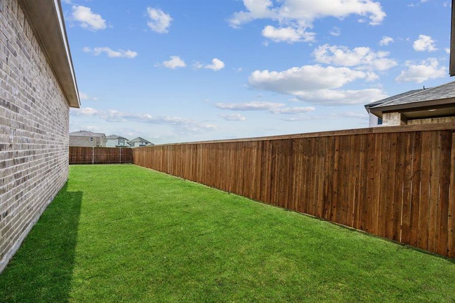 Exterior details and patio area of a home in Bellagio, Forney (Image 3).