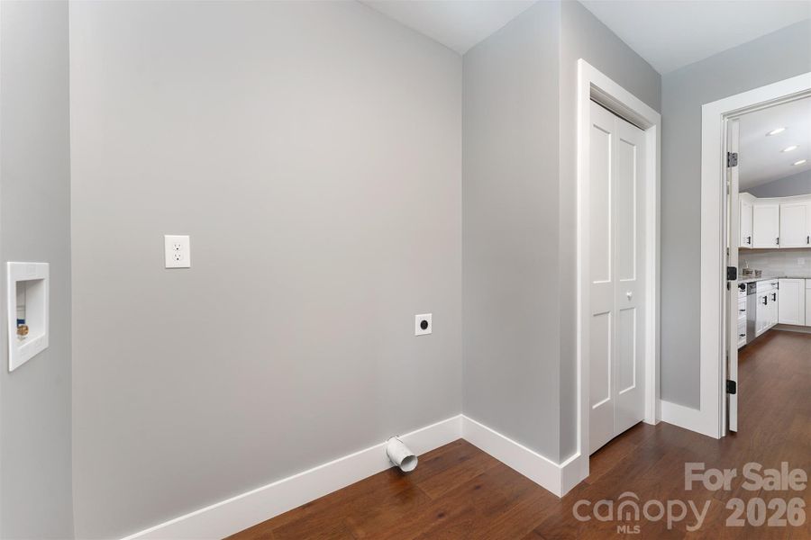 Spacious, unfurnished interior of a new home in , Candler (Image 19).
