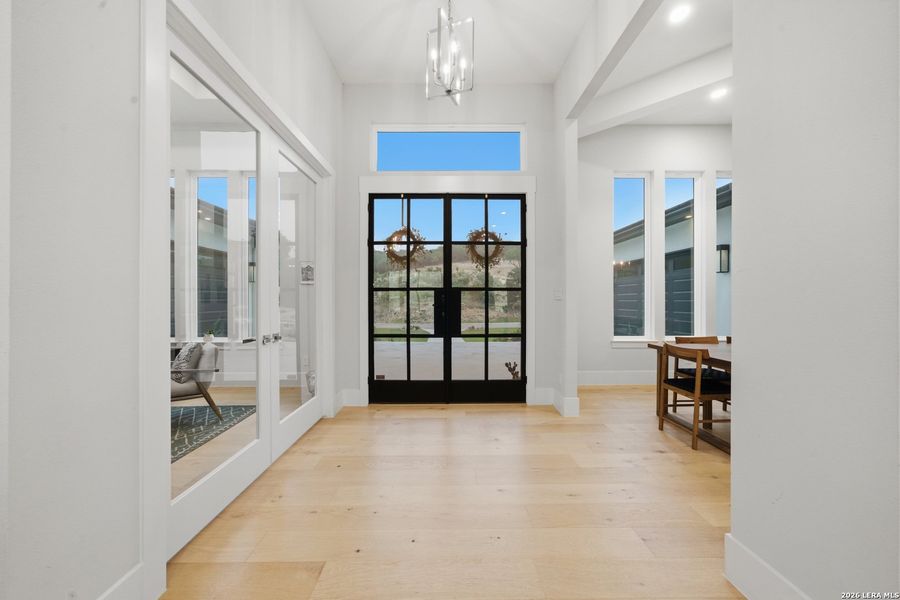 Spacious, unfurnished interior of a new home in , Boerne (Image 21).