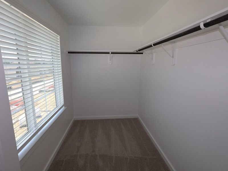 Spacious, unfurnished interior of a new home in Indian Springs, Crosby (Image 6).