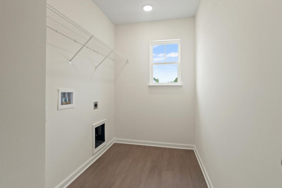 Spacious, unfurnished interior of a new home in Bellevue, Greenville (Image 21).