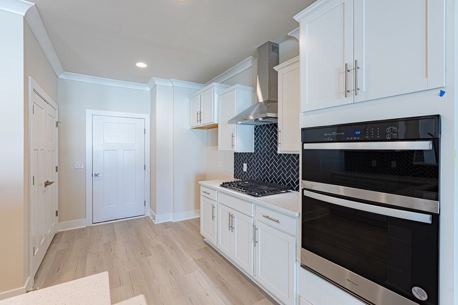 Representative furnished interior of a home built from the Barnard II by Great Southern Homes in Shady Grove, Conway (Image 9).