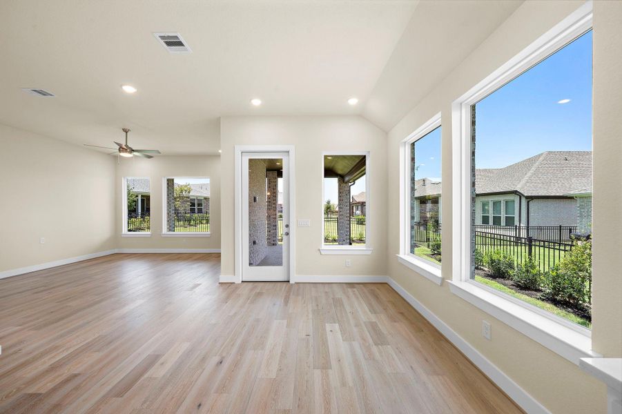 Spacious, unfurnished interior of a new home in Chambers Creek, Willis (Image 60). Spacious, unfurnished interior of a new home in Chambers Creek, Willis (Image 60).