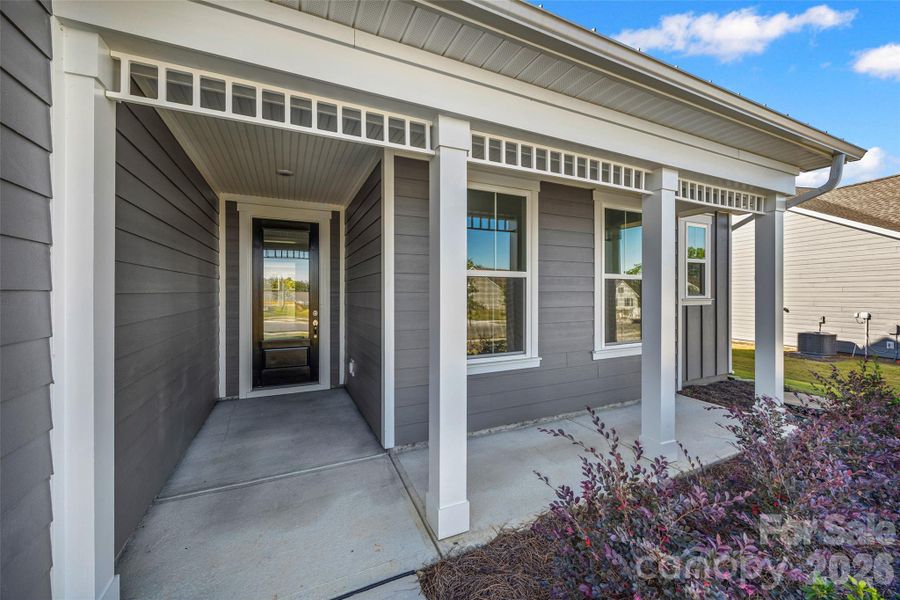 Exterior details and patio area of a home in Handsmill on Lake Wylie, York (Image 3).