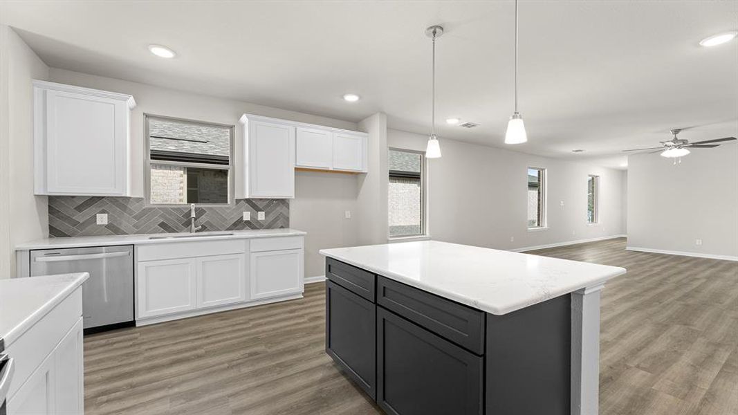 17. 2910 Plum Creek - Kitchen (4)