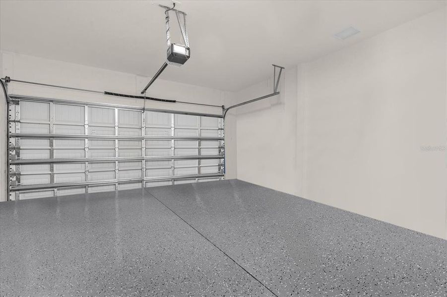 Spacious, unfurnished interior of a new home in Canoe Creek, Parrish (Image 20).