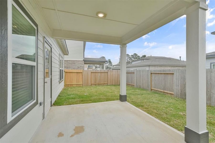 Image 73 of a home in Lakes at Black Oak.
