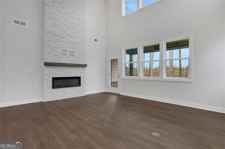 Spacious, unfurnished interior of a new home in The Paddocks at Doc Hughes, Buford (Image 24).