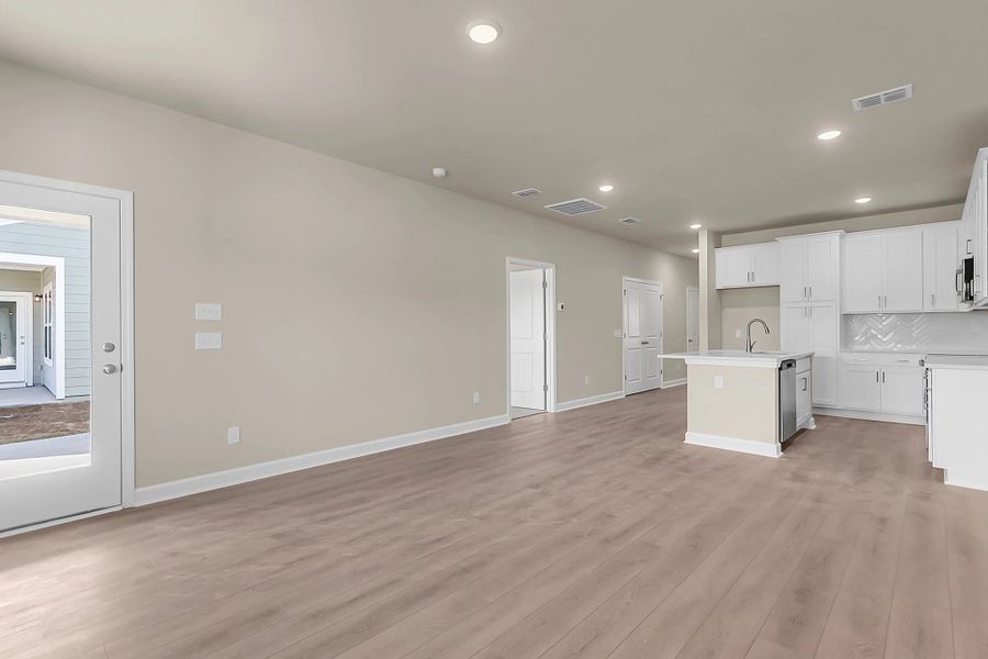 Spacious, unfurnished interior of a new home in Tea Farm, Ravenel (Image 14). Spacious, unfurnished interior of a new home in Tea Farm, Ravenel (Image 14).