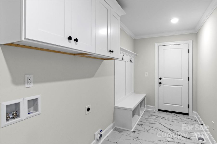 Spacious, unfurnished interior of a new home in , Lexington (Image 29).