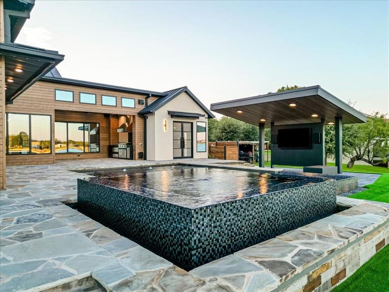 Community amenities in , Graford (Image 22).