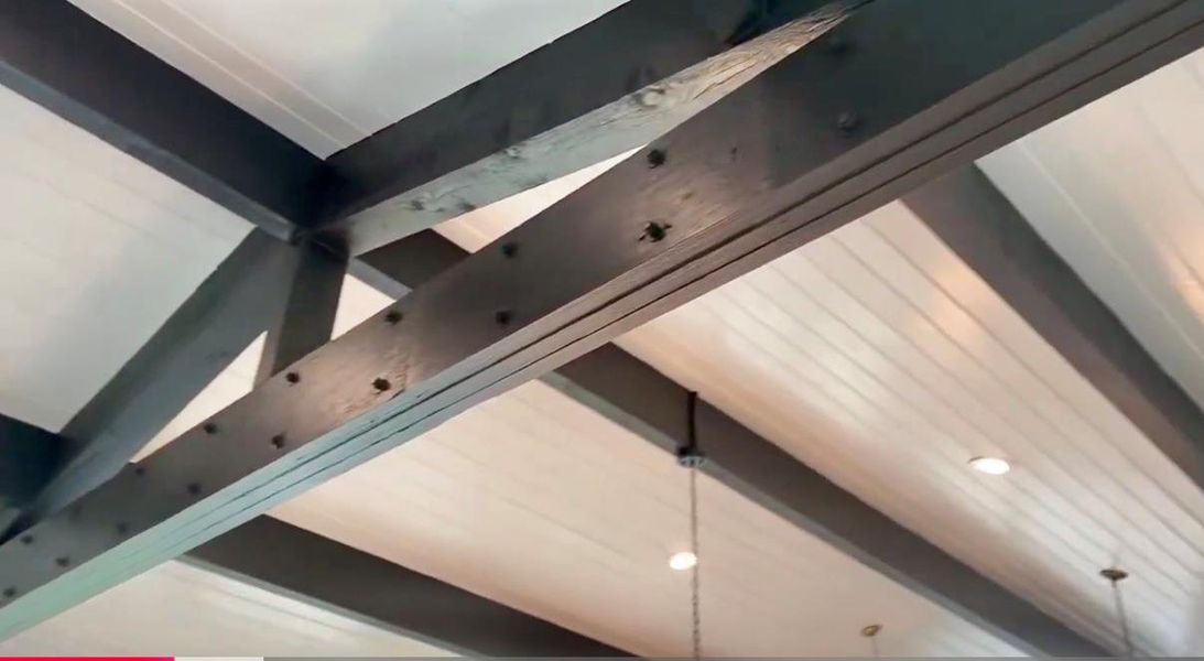 Detailed view of beam ceiling