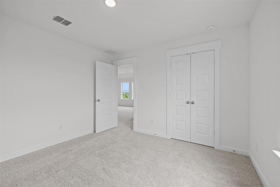 Spacious, unfurnished interior of a new home in River Ranch, Dayton (Image 15).