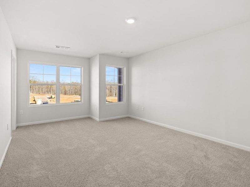 Spacious, unfurnished interior of a new home in Hughes Court, Dawsonville (Image 24).