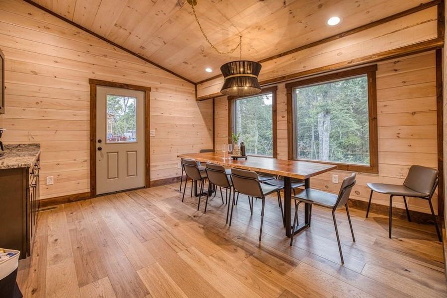 Community amenities in , Mineral Bluff (Image 58). Community amenities in , Mineral Bluff (Image 58).