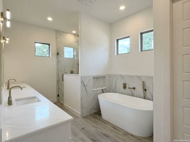 Furnished interior view inside a new home in , La Vernia (Image 9).
