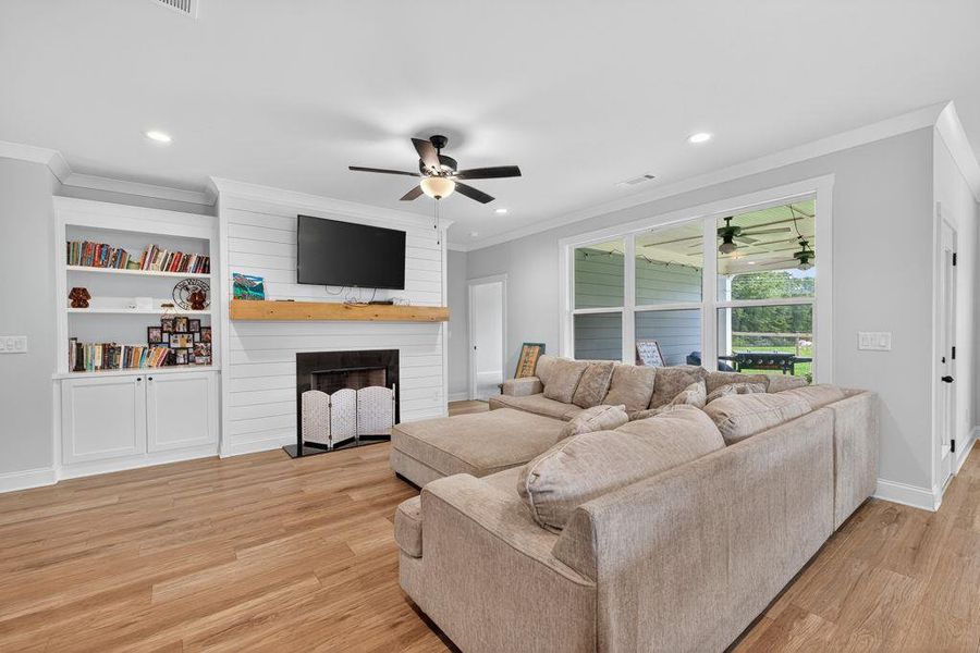 Furnished interior view inside a new home in , Bogart (Image 7).