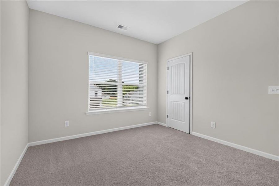 Spacious, unfurnished interior of a new home in Saddle Ridge, Calhoun (Image 17).