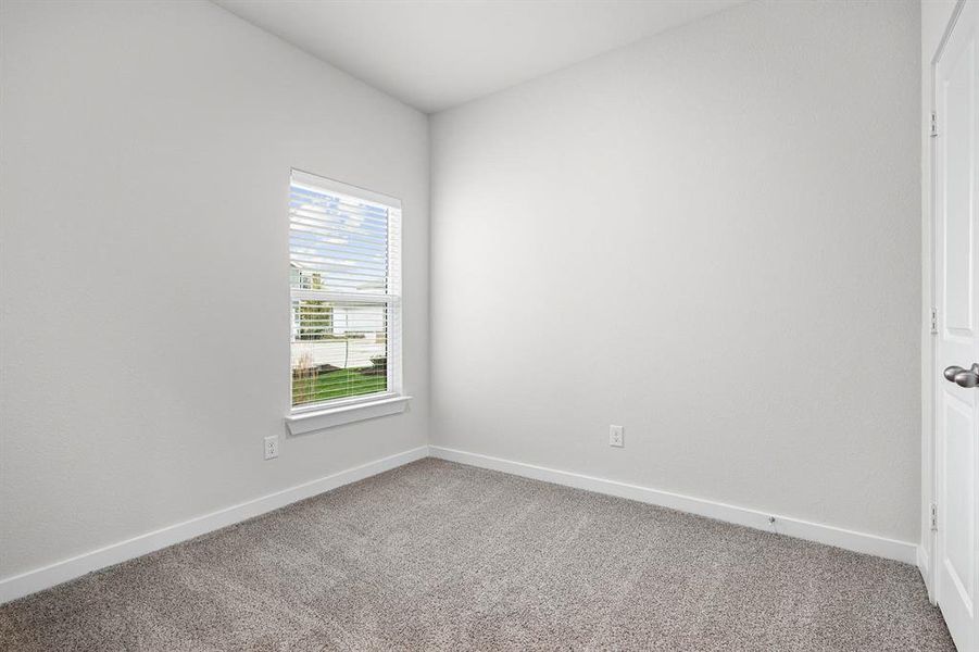 Spacious, unfurnished interior of a new home in Sherman Heights, Sherman (Image 6).