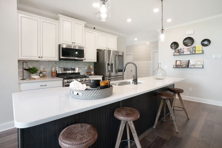 Kitchen with large island