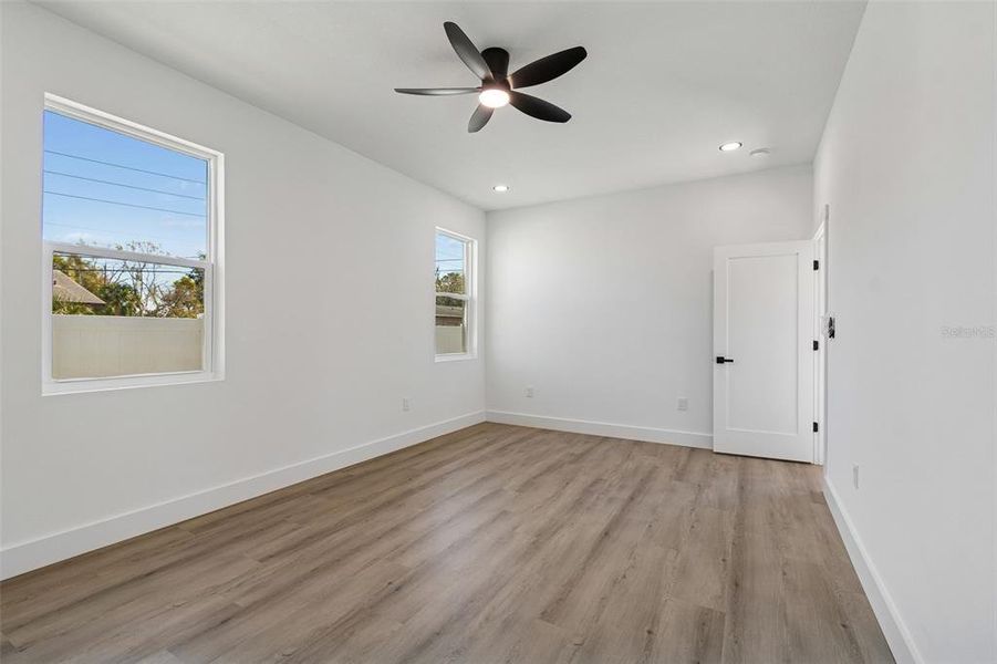 Spacious, unfurnished interior of a new home in , Pinellas Park (Image 41).
