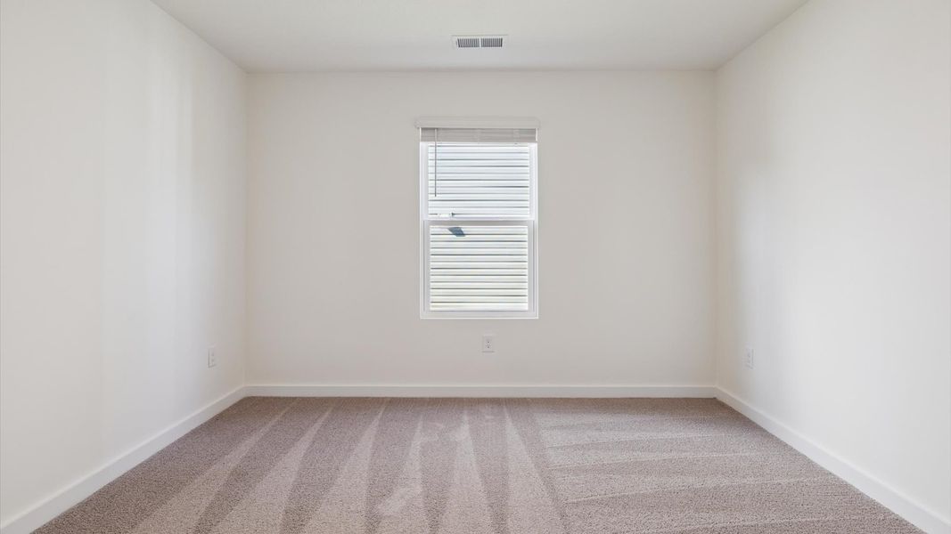 Spacious, unfurnished interior of a new home in Emory Creek, Harriman (Image 13).