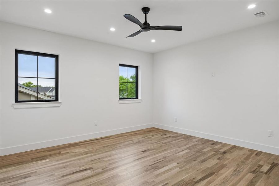 Spacious, unfurnished interior of a new home in , Dallas (Image 25).