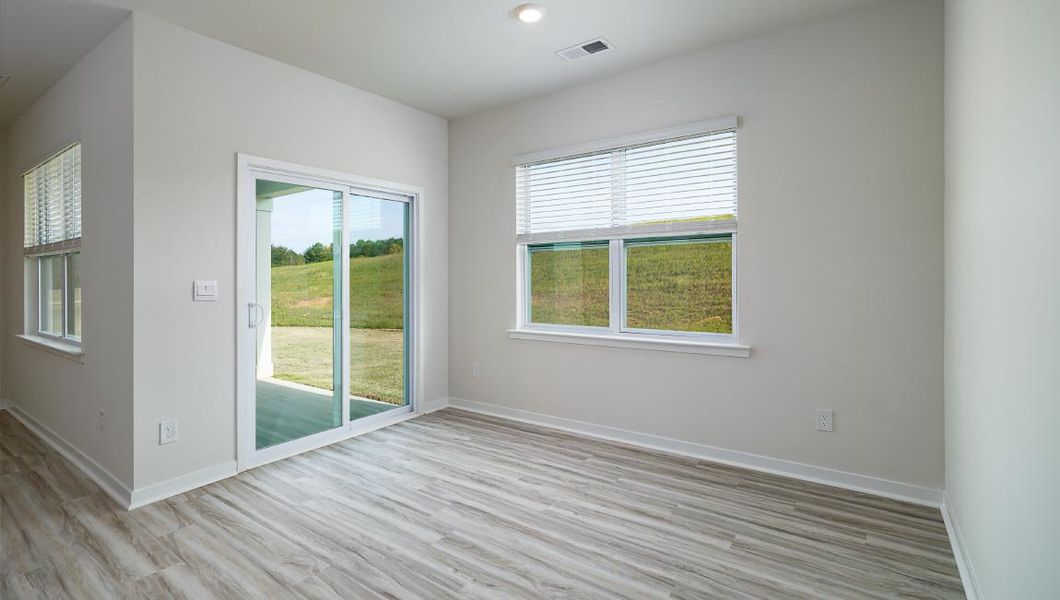 Spacious, unfurnished interior of a new home in Valley View, Waynesville (Image 11).
