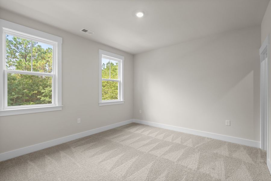 Spacious, unfurnished interior of a new home in Harmony Township, Georgetown (Image 33).