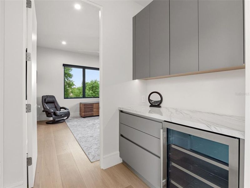 Furnished interior view inside a new home in , Orlando (Image 66).