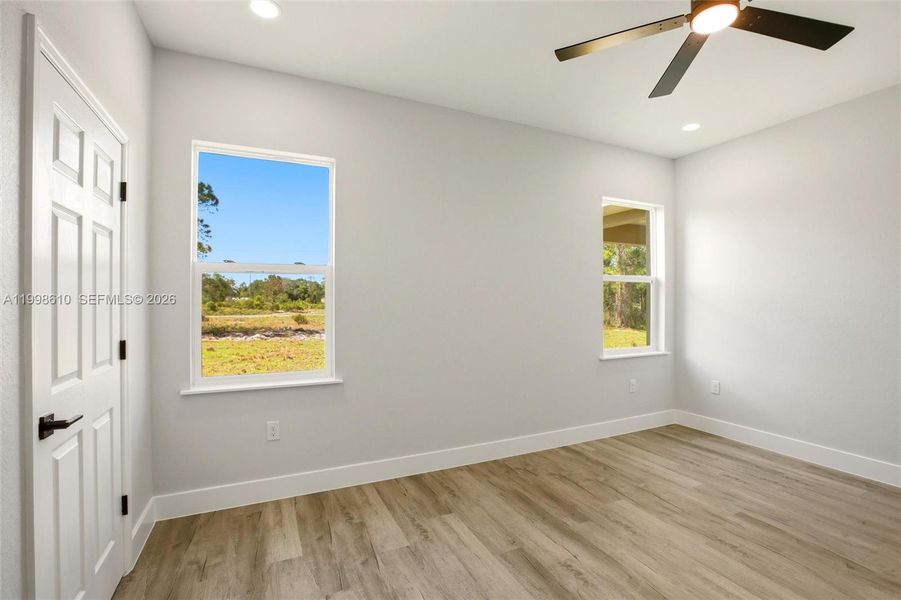 Spacious, unfurnished interior of a new home in , Lake Placid (Image 19).