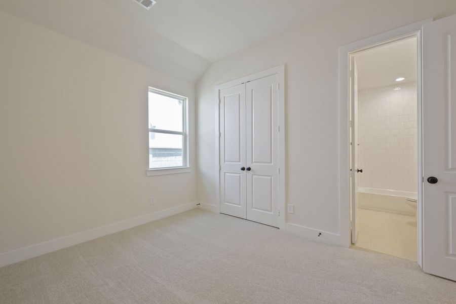 9817 Oak Glade - Bedroom