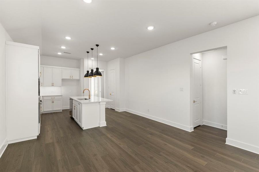 13. 2708 Painted - Dining (2)