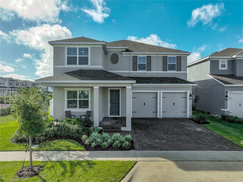Exterior details and patio area of a home in , Winter Garden (Image 22).