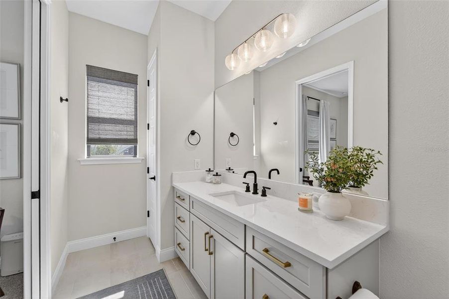 Furnished interior view inside a new home in , Bartow (Image 66).