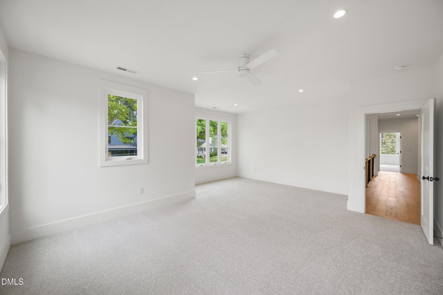 41 -2817 claremont rd, interior