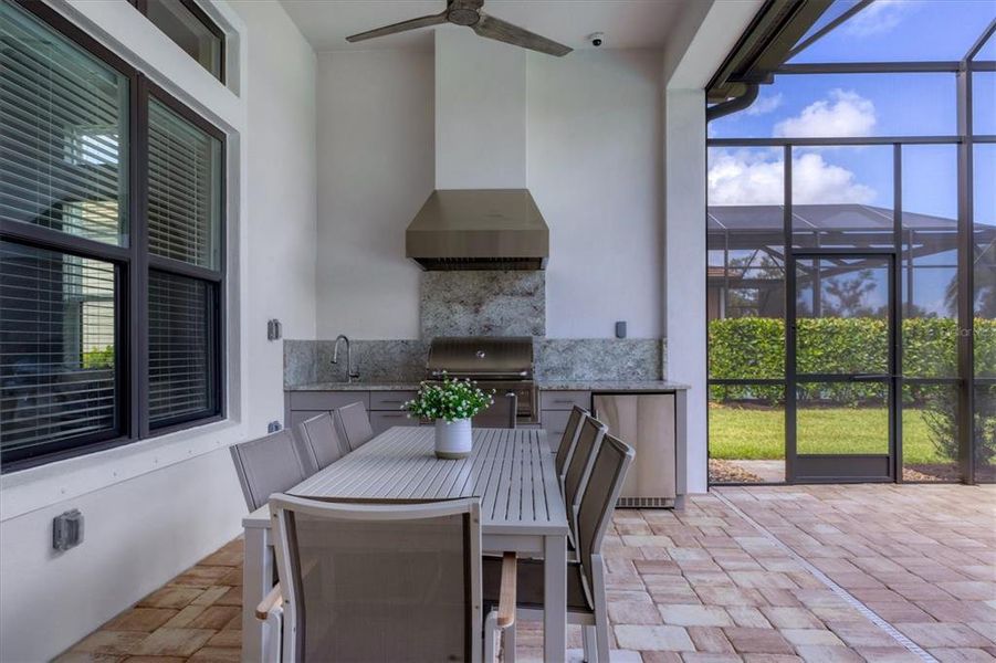 Exterior details and patio area of a home in , Lakewood Ranch (Image 2).