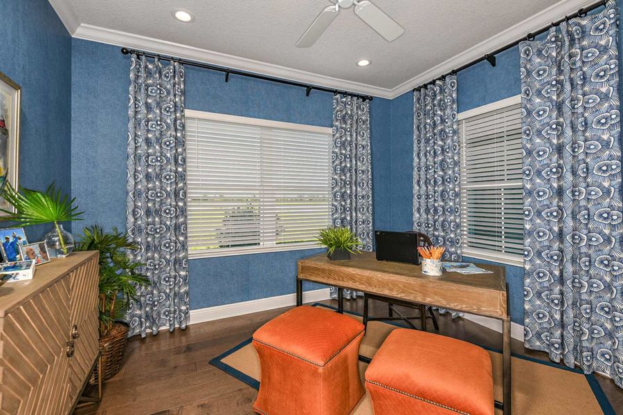 Representative furnished interior of a home built from the Tidewinds 2 by Neal Communities in Grand Park, Sarasota (Image 12).