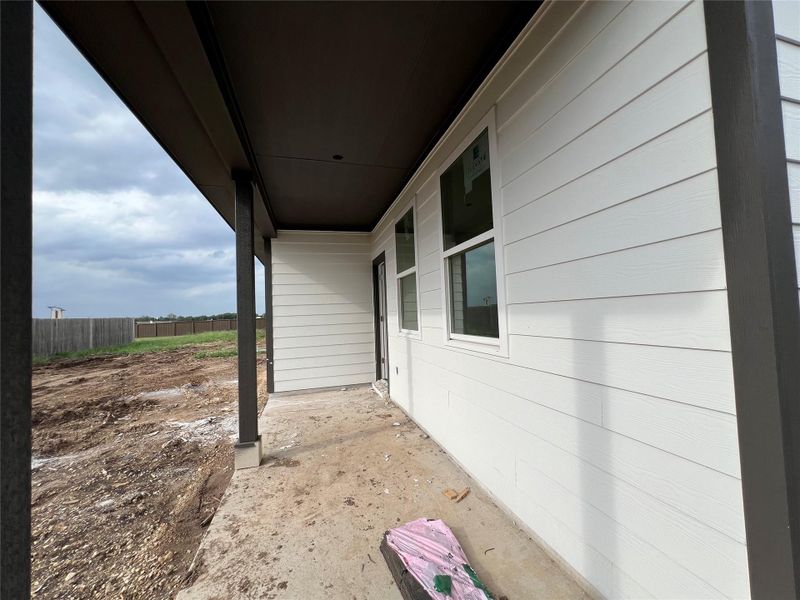Exterior details and patio area of a home in Rolling Glen, Hutto (Image 2). Exterior details and patio area of a home in Rolling Glen, Hutto (Image 2).