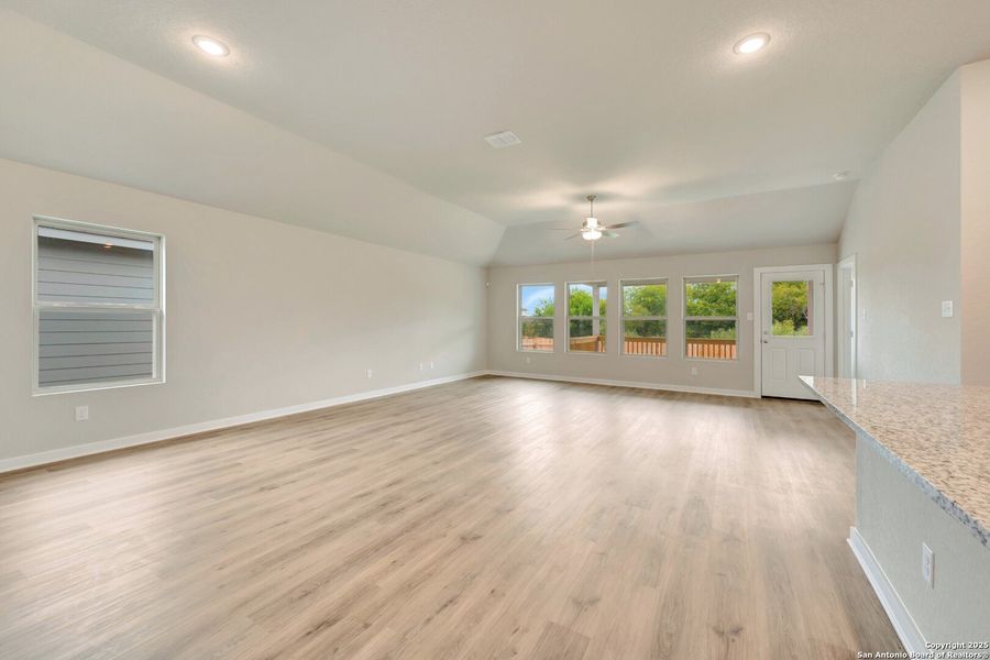 Spacious, unfurnished interior of a new home in Winding Brook, San Antonio (Image 20).