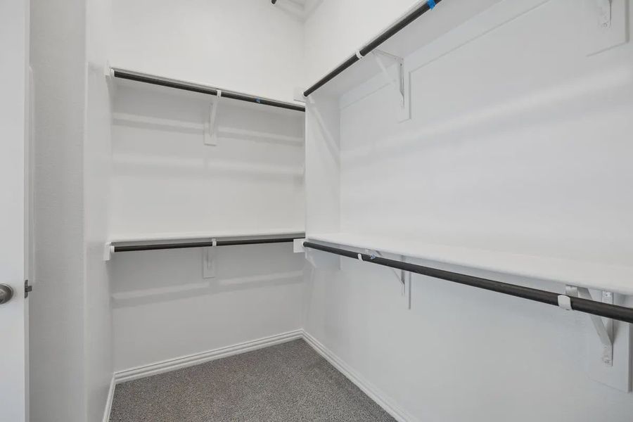 Spacious, unfurnished interior of a new home in Heartland 40's, Heartland (Image 21).