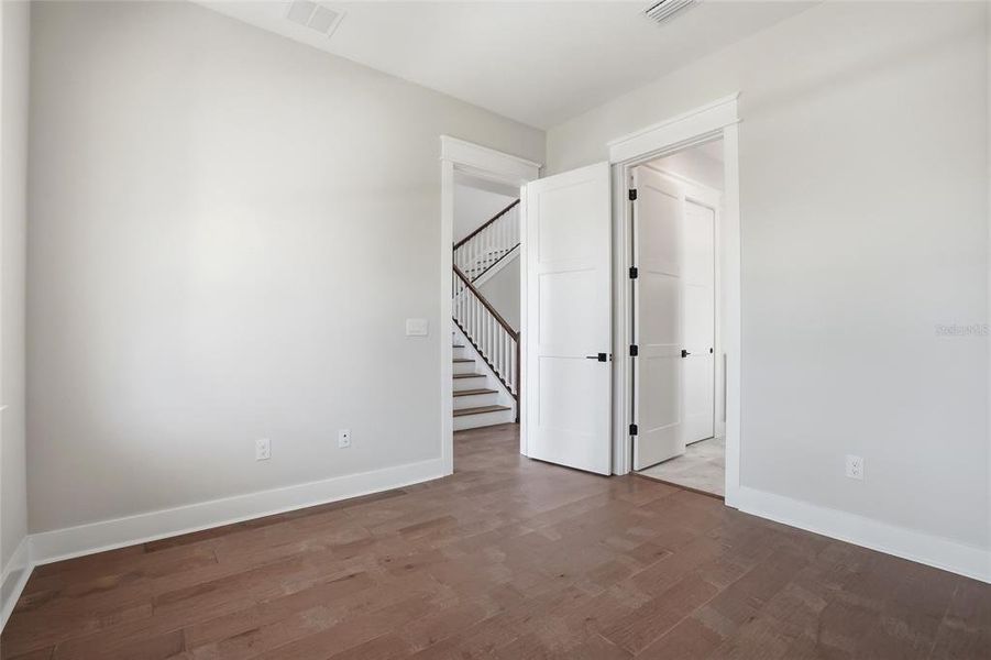 Spacious, unfurnished interior of a new home in , St. Petersburg (Image 45).