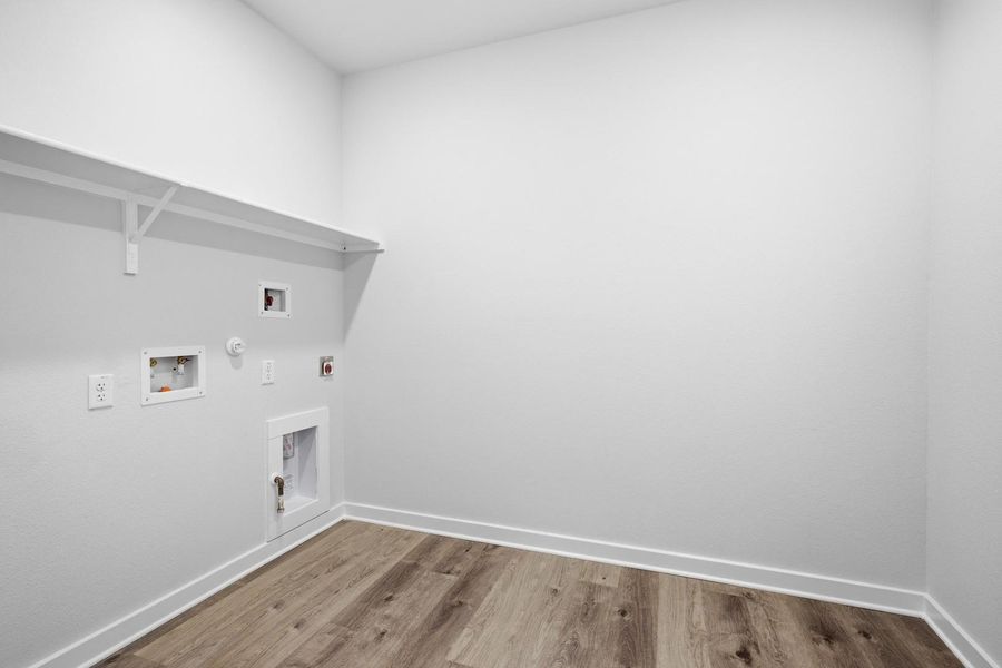 Spacious, unfurnished interior of a new home in Cloverleaf, Austin (Image 22).